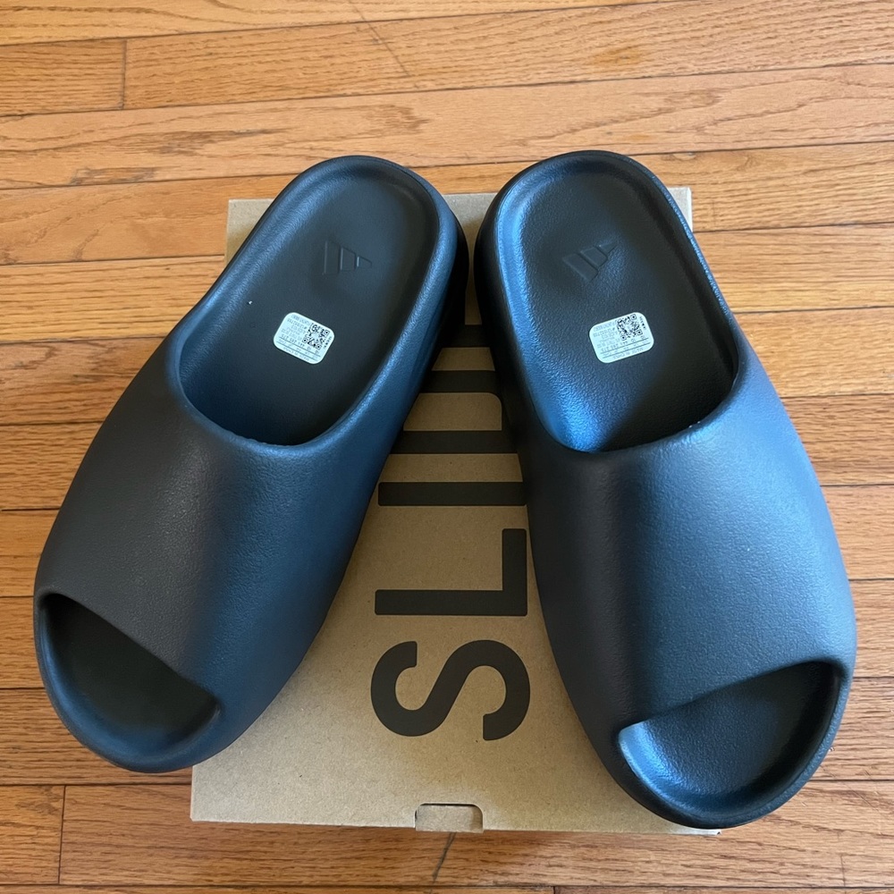 Yezzy Slides